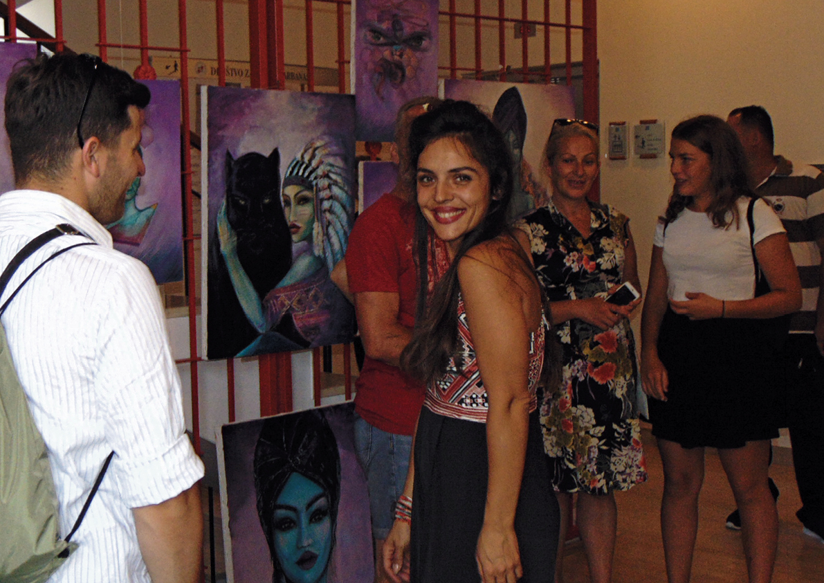Albanska likovna umjetnica Bleta Cakiqi prilikom otvorenja izložbe “Desert Flower”.<br>(3. srpnja 2018.)
