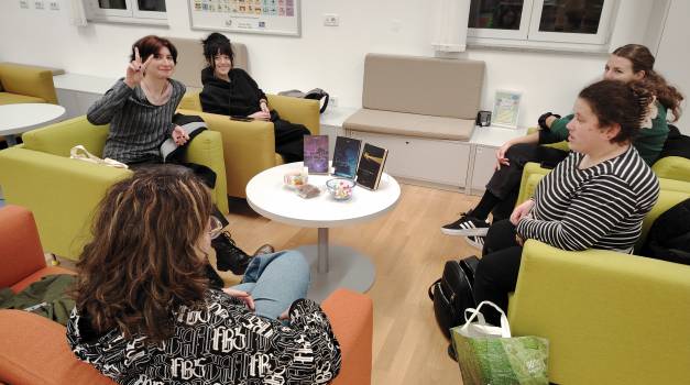 Klub čitatelja - S one strane ogledala