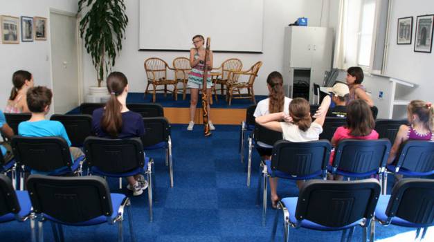 Puhni i ti u didgeridoo