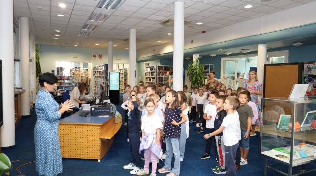 Upoznajmo knjižnicu!