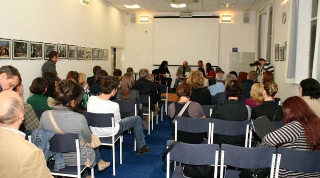 Odjeci tišine i pramenovi sjećanja