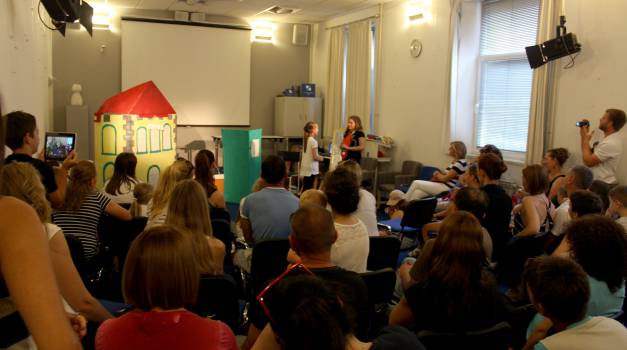 Čitaonica glumionica: Gola istina o goloj priči