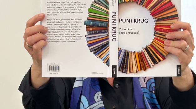 Puni krug : zašto i kako čitati s mladima