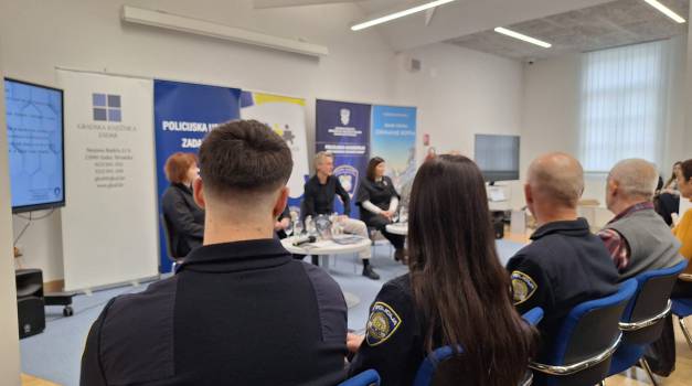 Predstavljena knjiga "Provalnikova tajna"