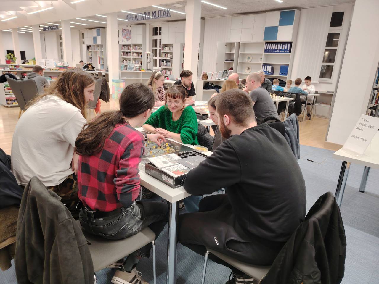 Večer društvenih igara