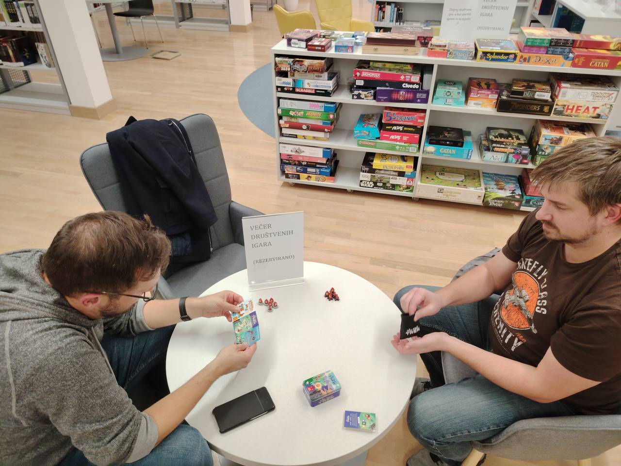 Večer društvenih igara