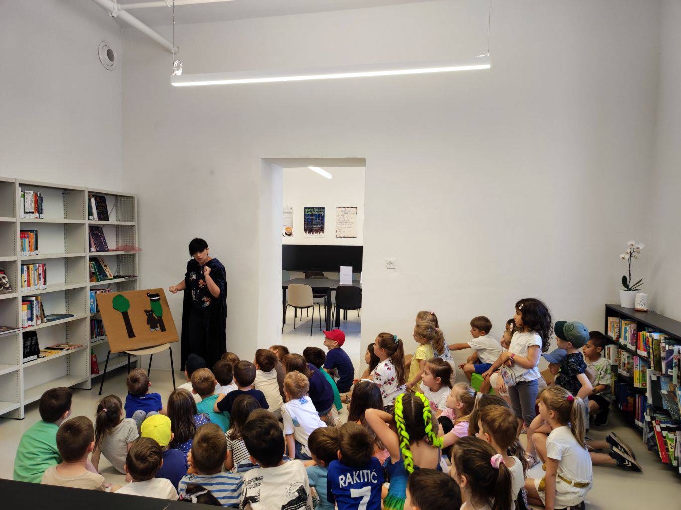 Sretan mi ostani vrtiću, ja idem u školu! Sretan mi ostani vrtiću, ja idem u školu!