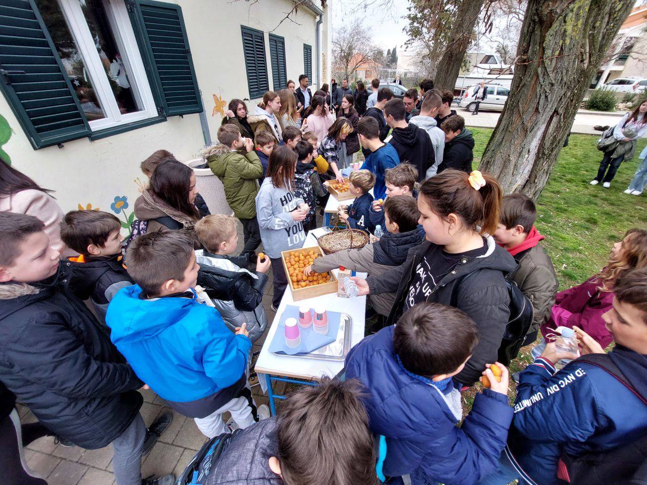 Otvorena mala knjižnica u Kožinu