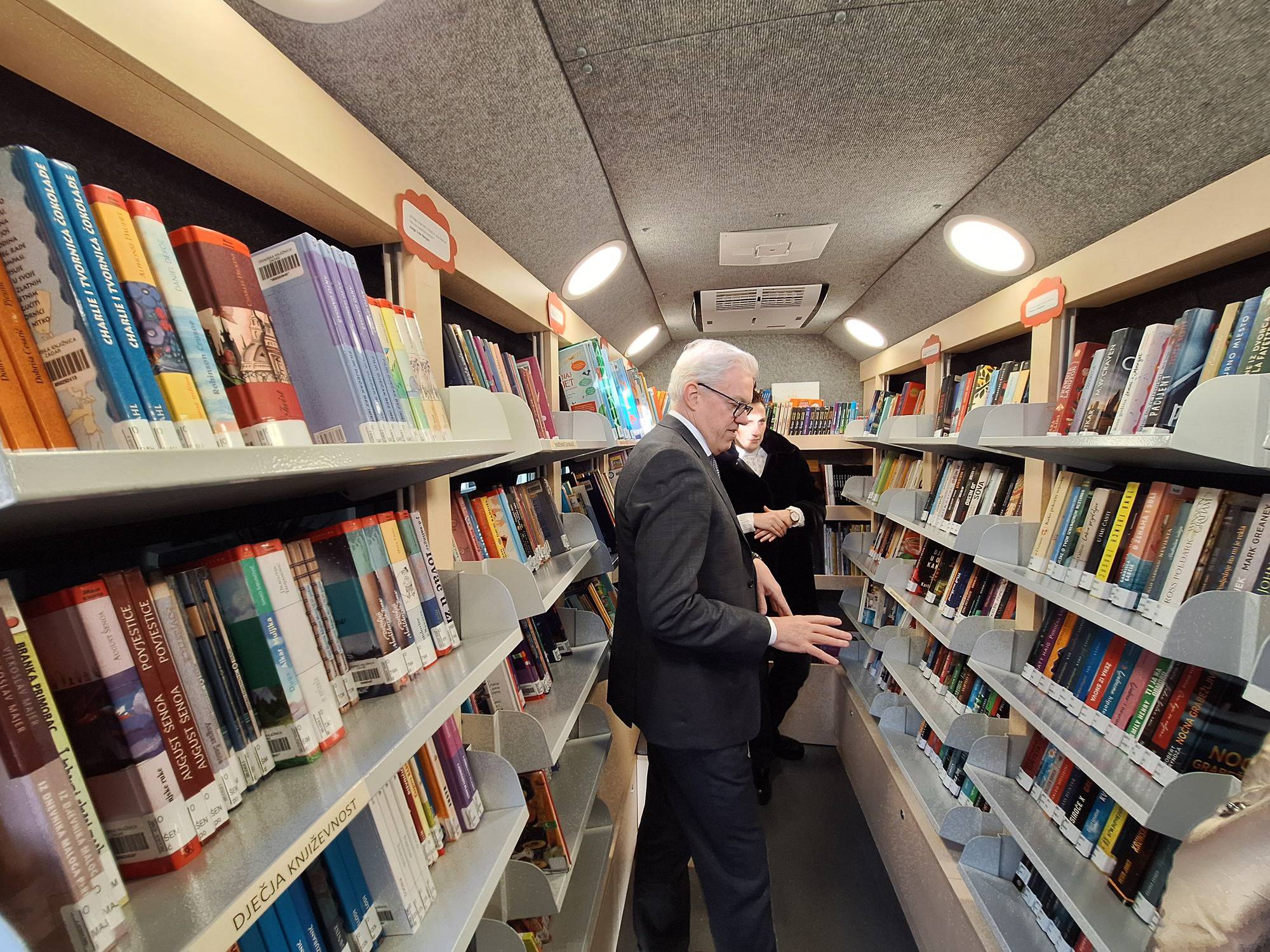 Veleposlanik Australije u posjetu Knjižnici