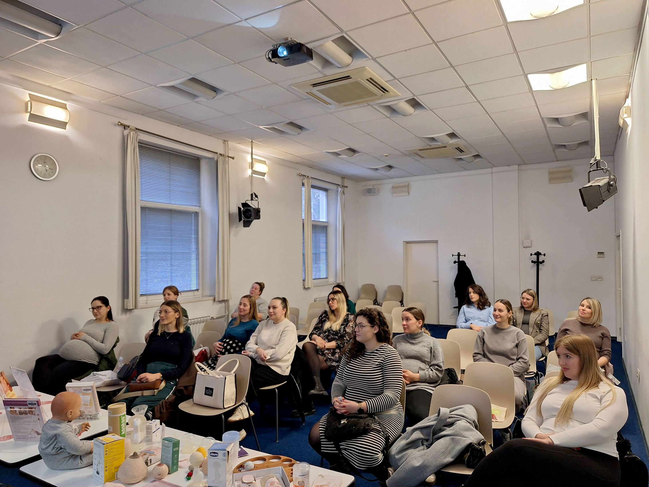 Školica dojenja – uvod u dojenje