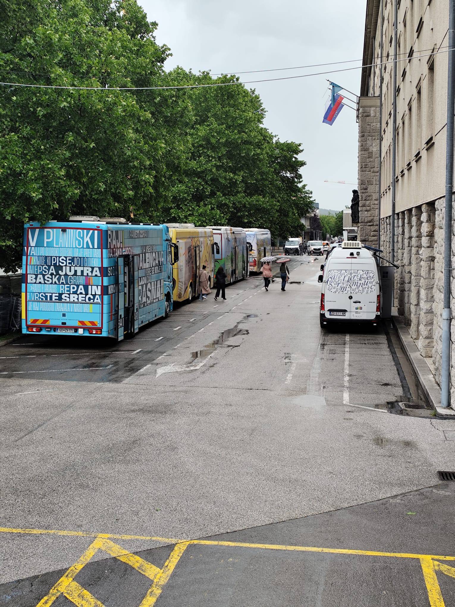 Bibliobusna sluzba na Festivalu bibliobusa u Sloveniji Bibliobusna sluzba na Festivalu bibliobusa u Sloveniji