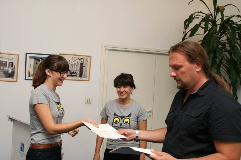 Podjela diploma polaznicima Male filozofije (srednja škola)