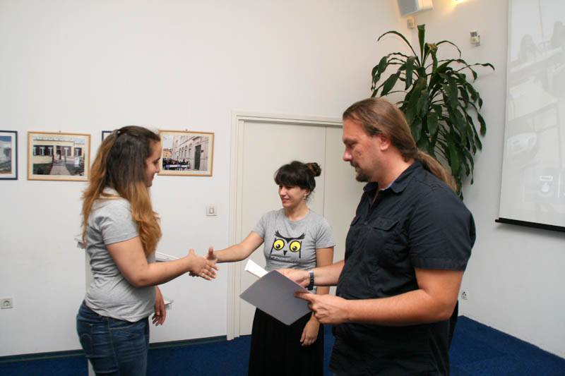 Podjela diploma polaznicima Male filozofije (srednja škola)