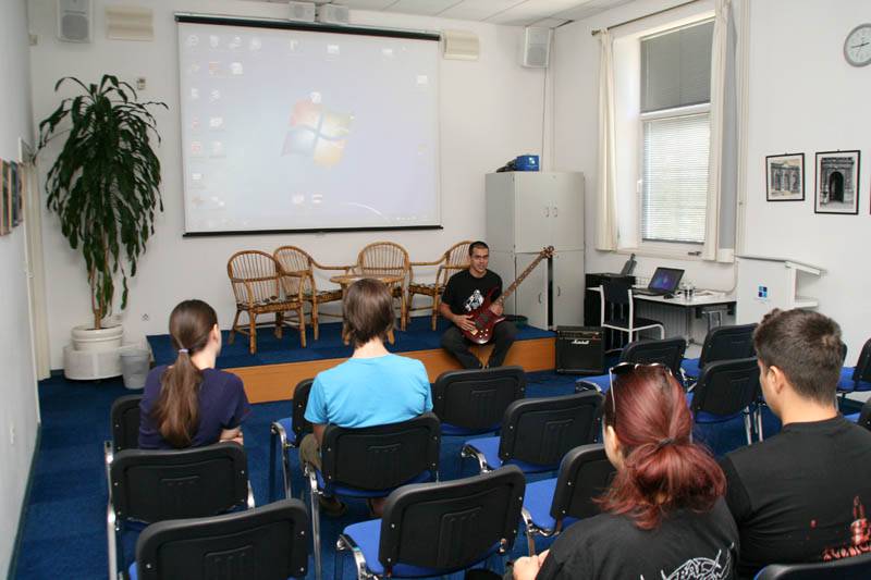 Književnost u rock i metal glazbi & osnove bass gitare