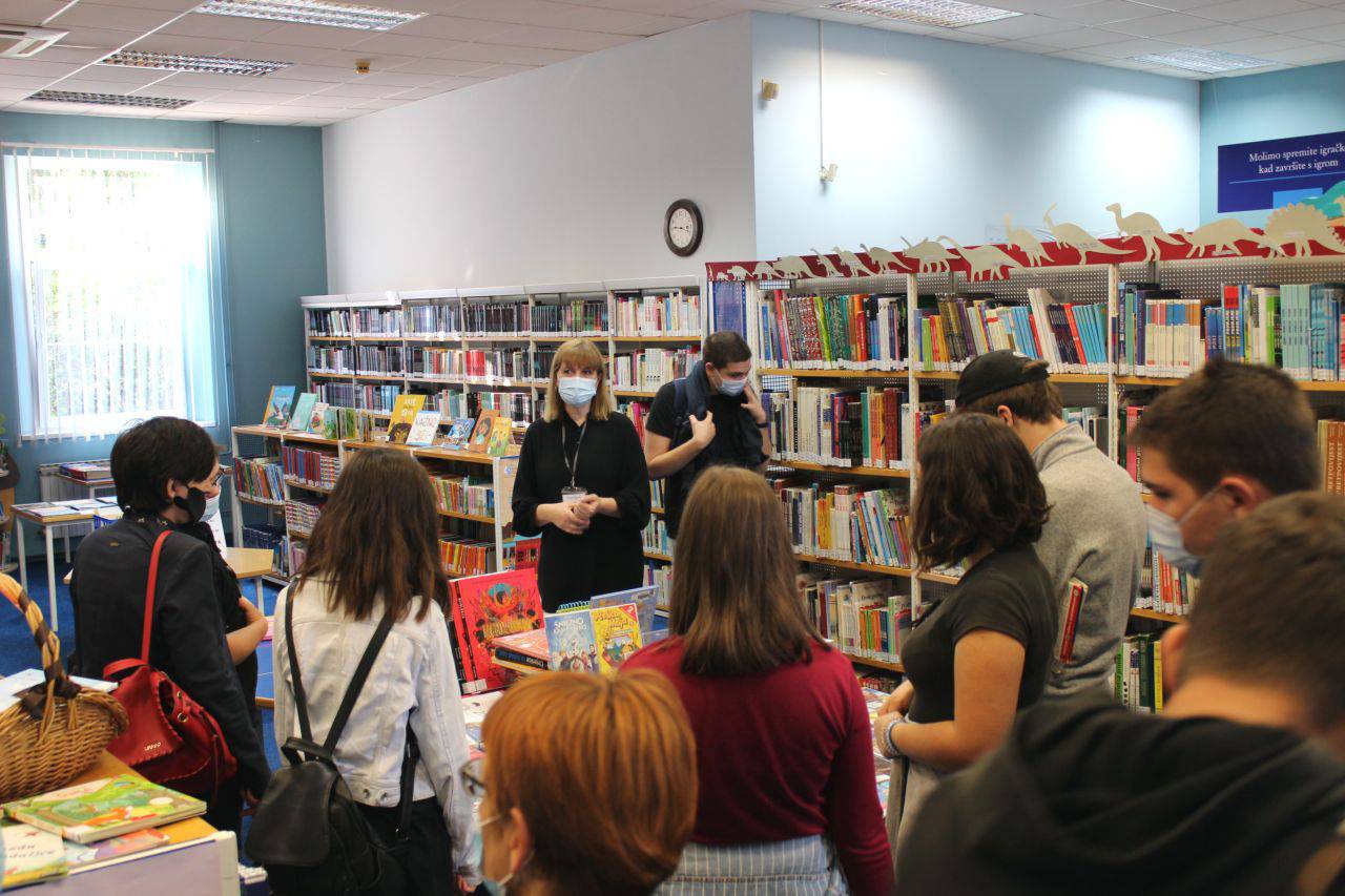 Obilazak knjižnice - 2. i 3. razreda Poljoprivredne, prehrambene i veterinarske škole Stanka Ožanića