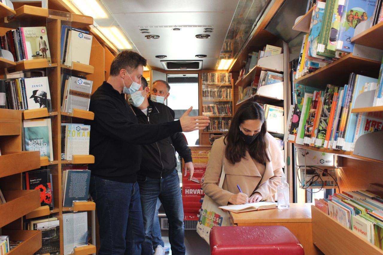 Posjet kolega knjižničara iz Gradske knjižnice Marka Marulića Split Posjet kolega knjižničara iz Gradske knjižnice Marka Marulića Split