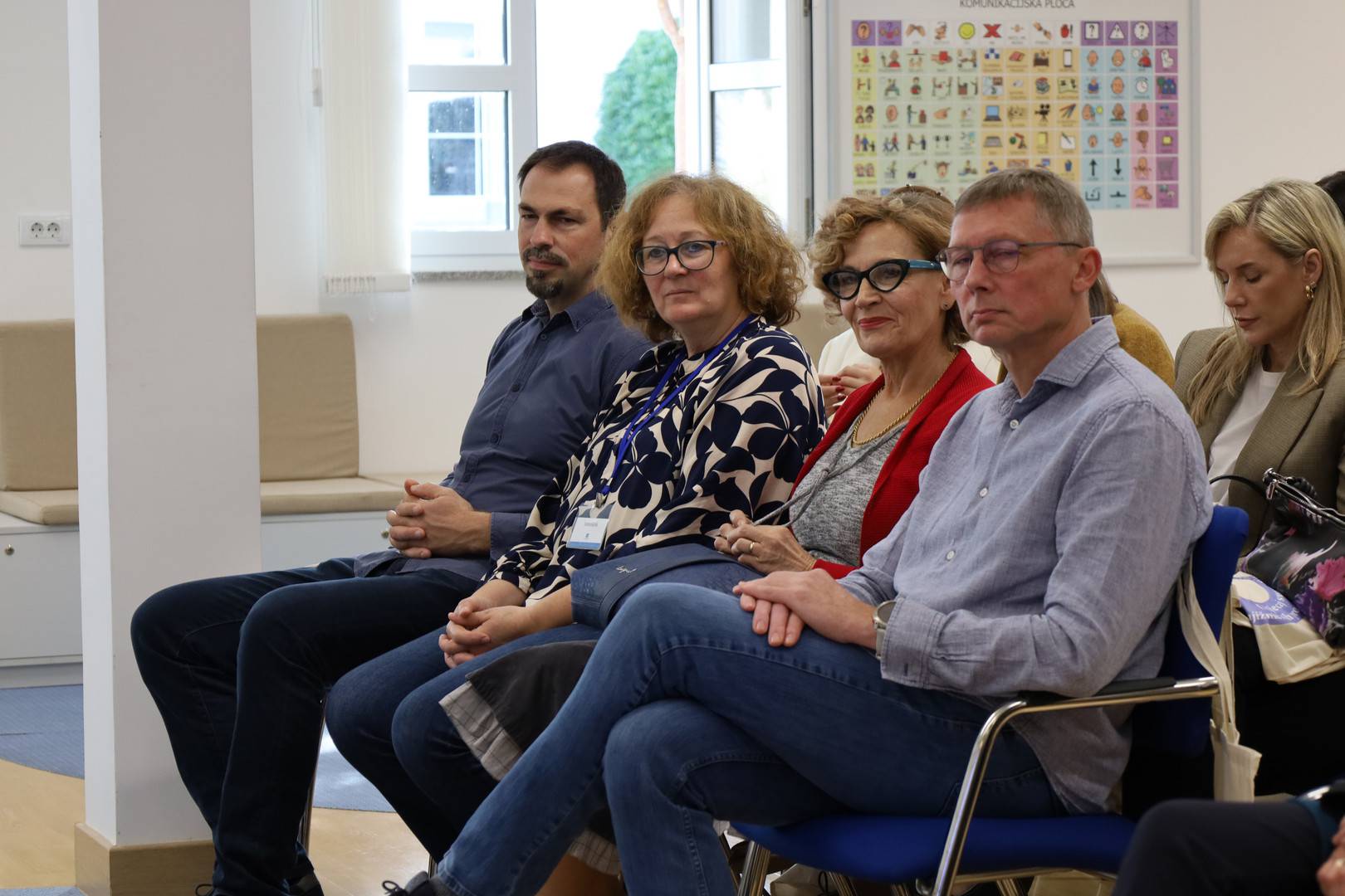 Okrugli stol - Utjecaj suvremenih knjižničnih prostora na poticanje čitanja Okrugli stol - Utjecaj suvremenih knjižničnih prostora na poticanje čitanja