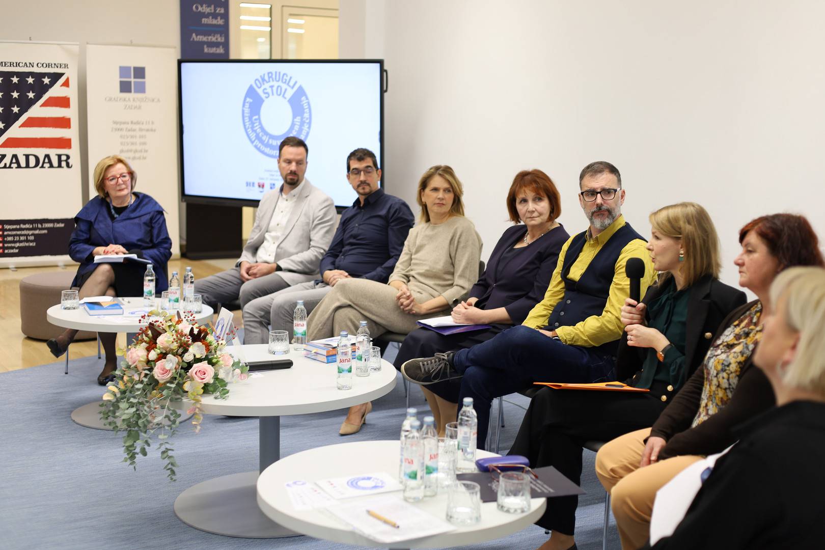 Okrugli stol - Utjecaj suvremenih knjižničnih prostora na poticanje čitanja Okrugli stol - Utjecaj suvremenih knjižničnih prostora na poticanje čitanja