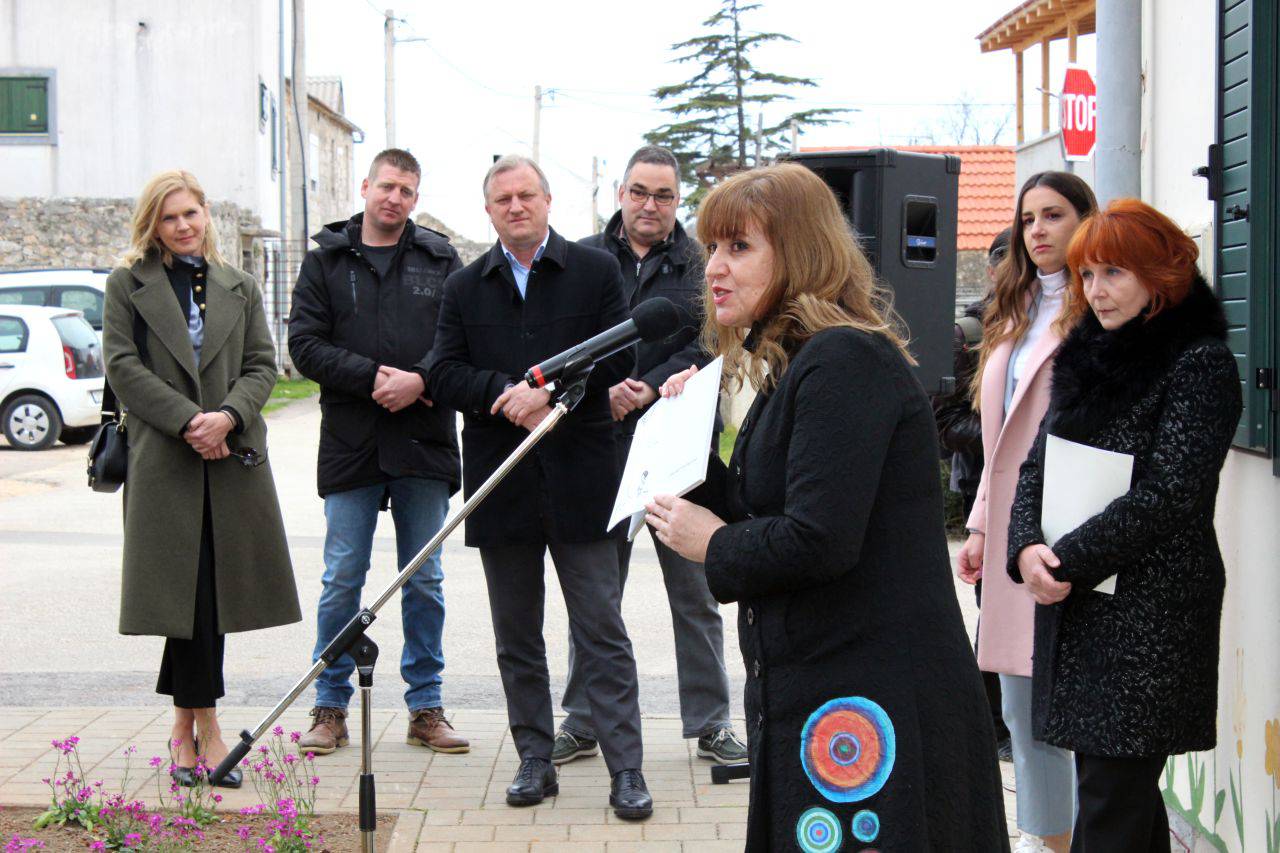 Otvorena mala knjižnica u Kožinu