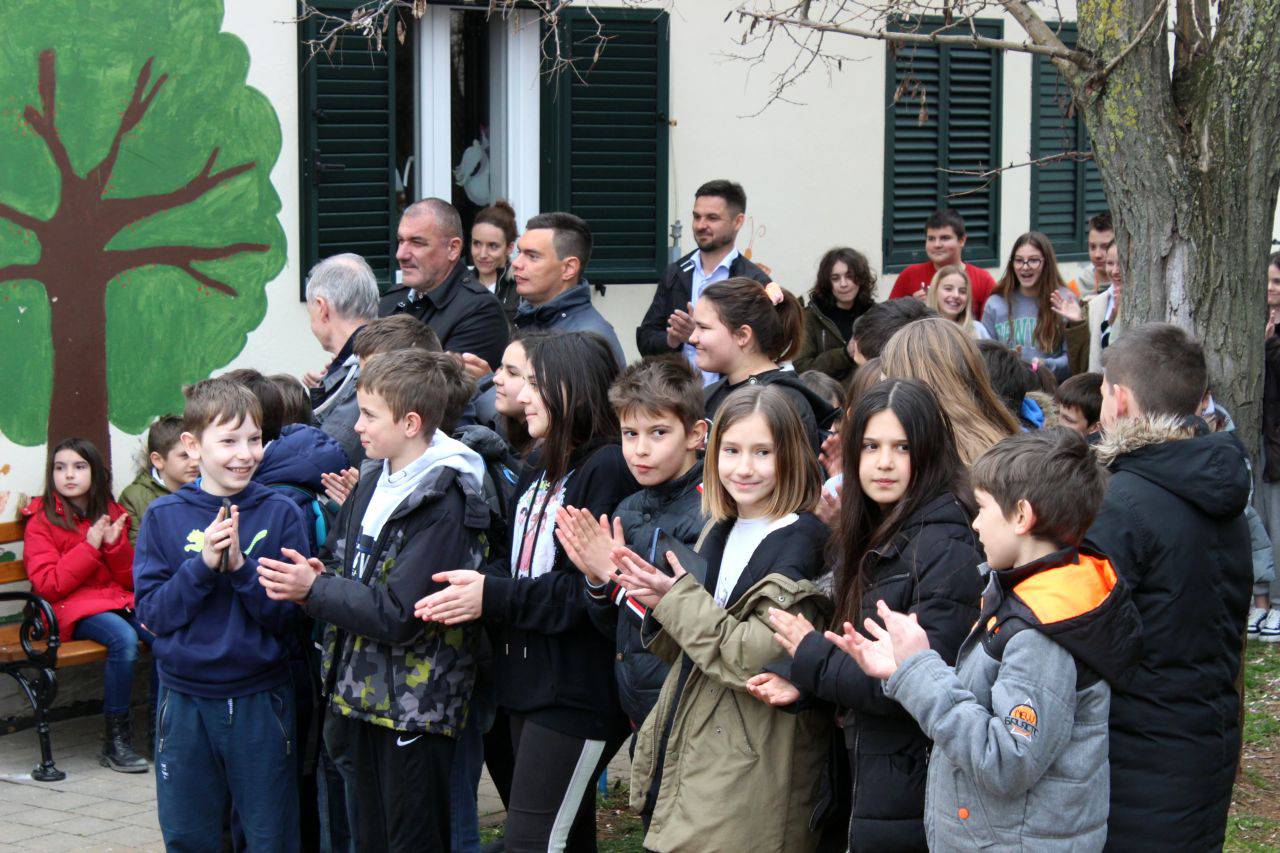Otvorena mala knjižnica u Kožinu