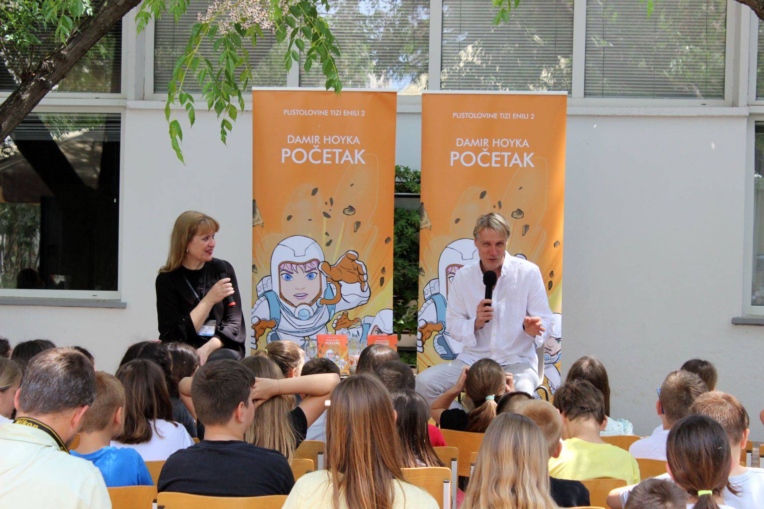 Damir Hoyka u Gradskoj knjižnici Zadar Damir Hoyka u Gradskoj knjižnici Zadar