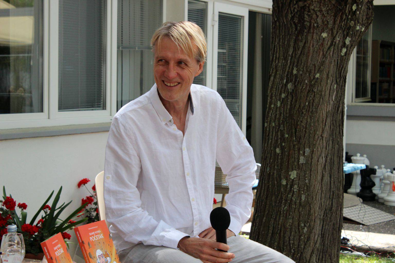 Damir Hoyka u Gradskoj knjižnici Zadar Damir Hoyka u Gradskoj knjižnici Zadar