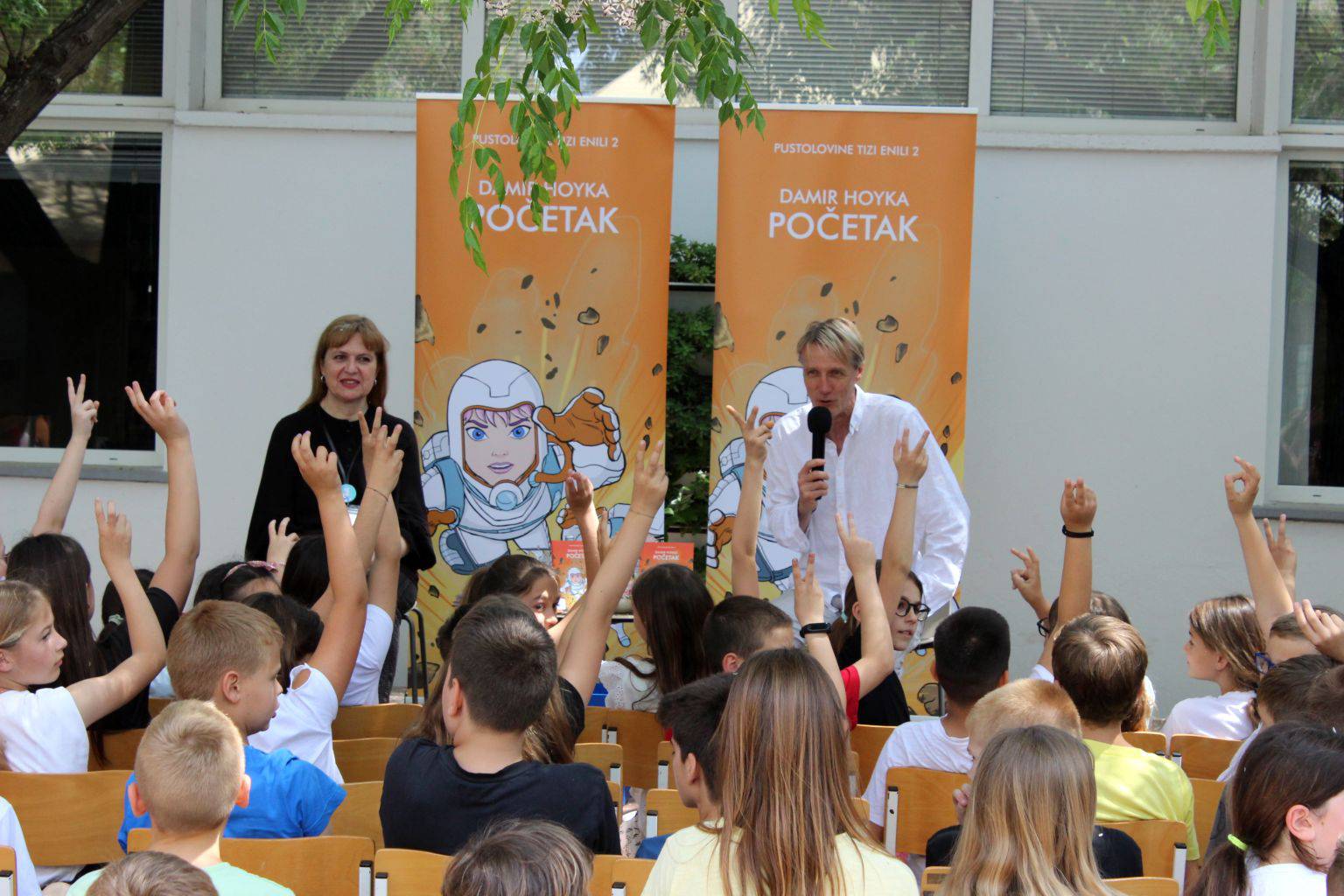 Damir Hoyka u Gradskoj knjižnici Zadar Damir Hoyka u Gradskoj knjižnici Zadar