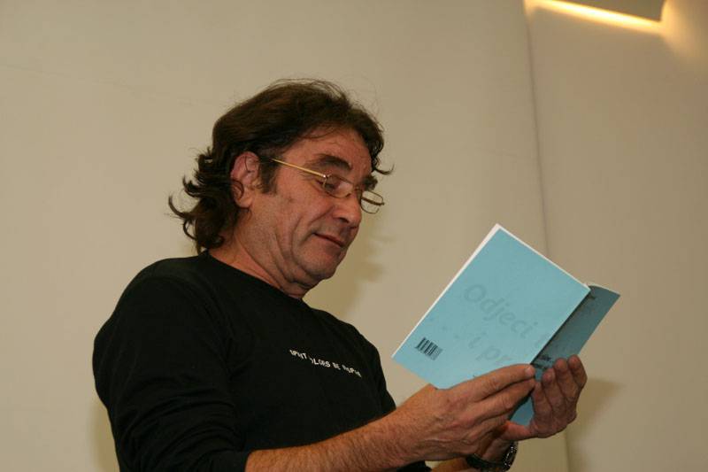 Odjeci tišine i pramenovi sjećanja