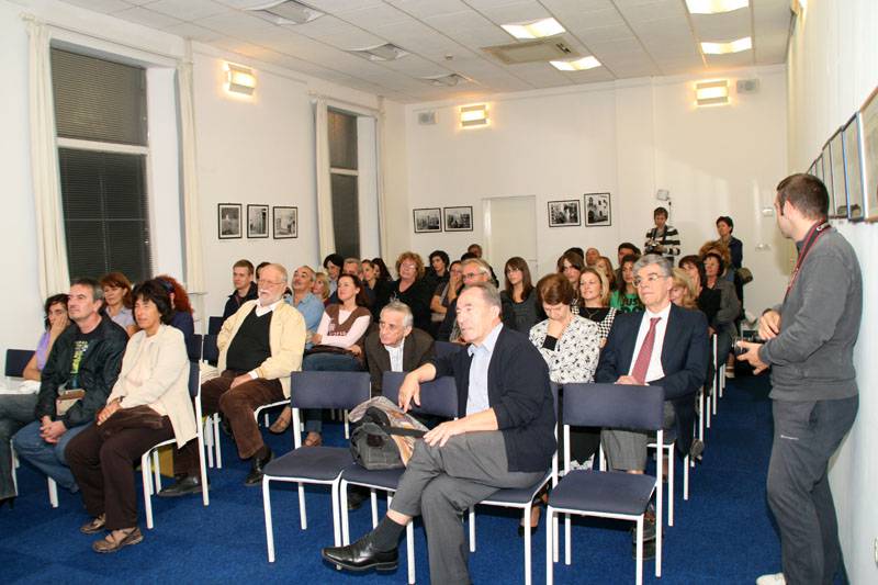 Odjeci tišine i pramenovi sjećanja