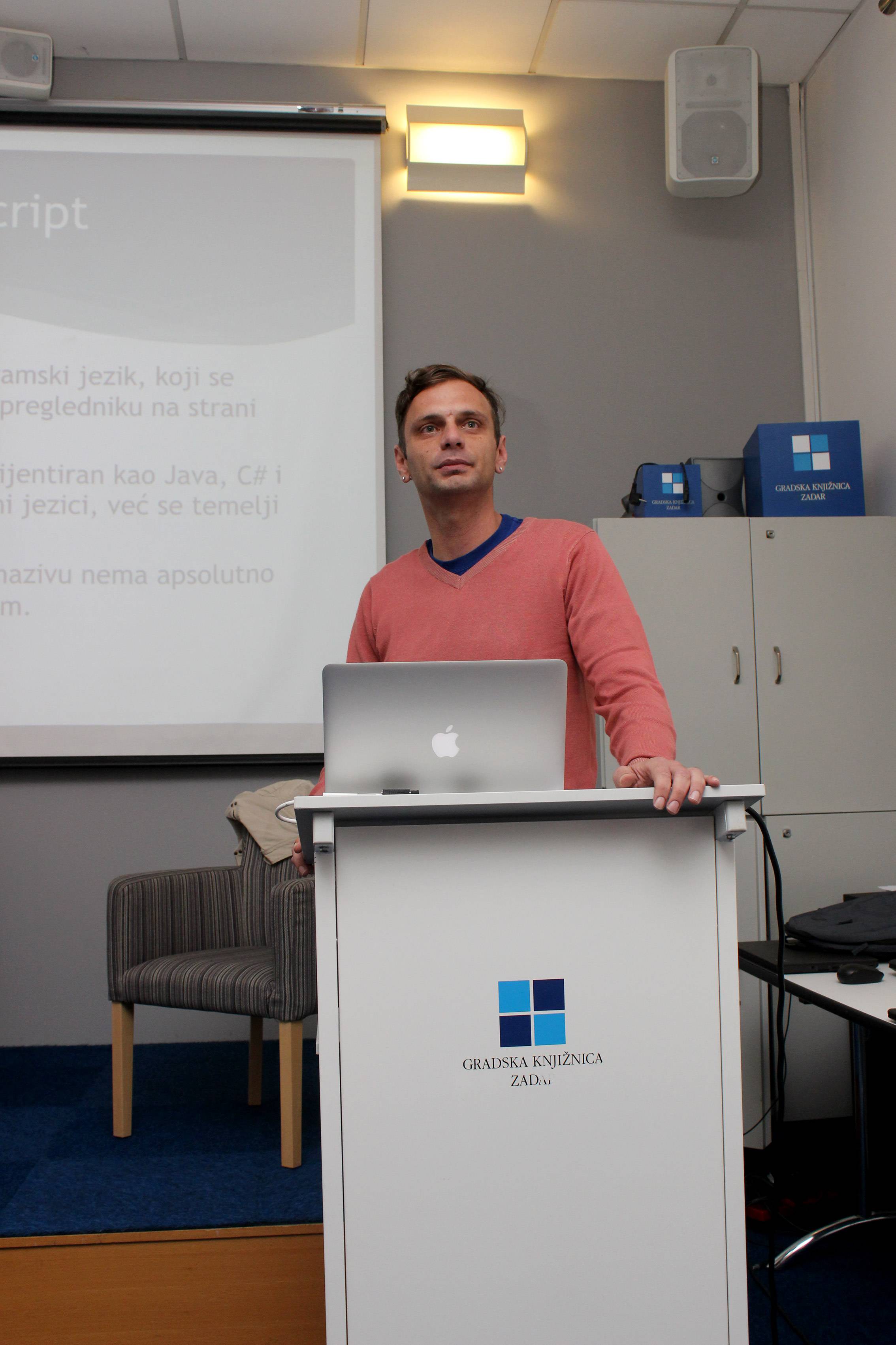 JavaSript i TypeScript