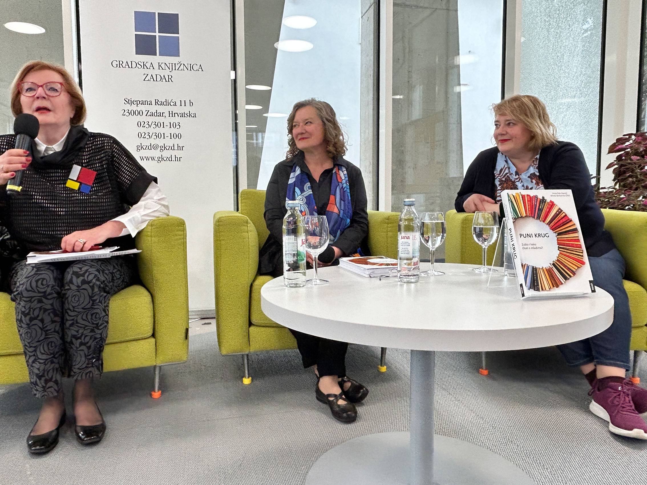 Puni krug : zašto i kako čitati s mladima