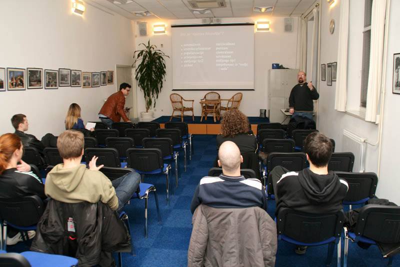 Dinosauri globalizacije - radioamaterizam