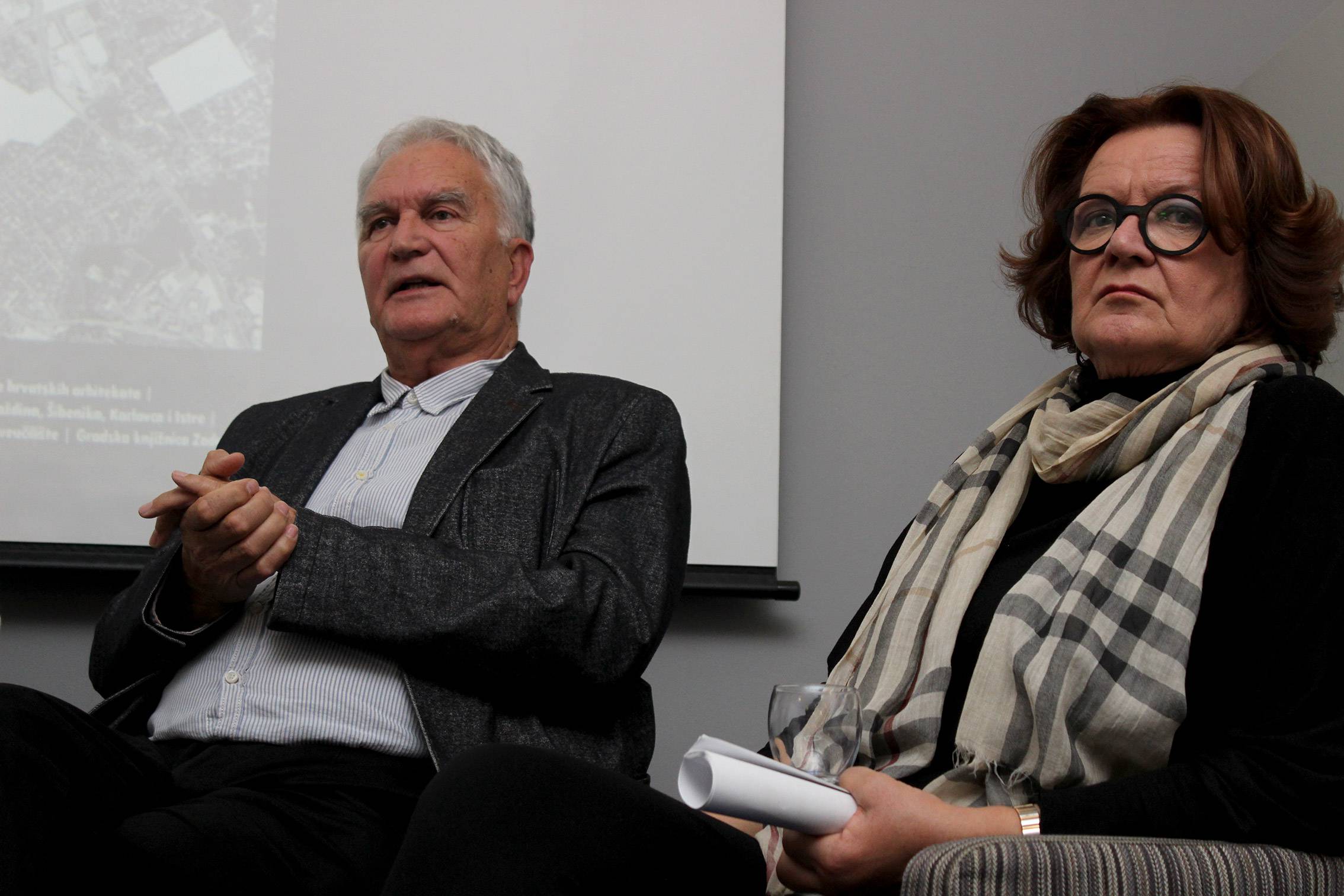 Zadarske vojarne: ciklus predavanja i tribina