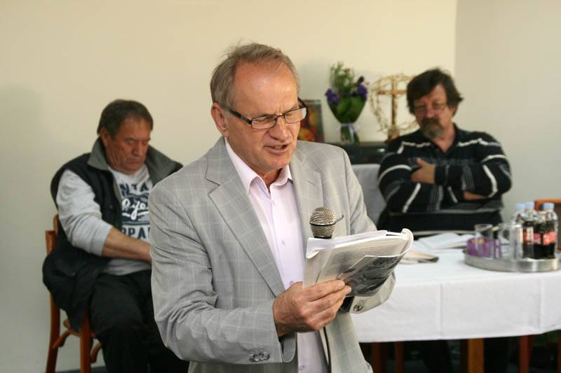 Čitanje priča štićenicima doma