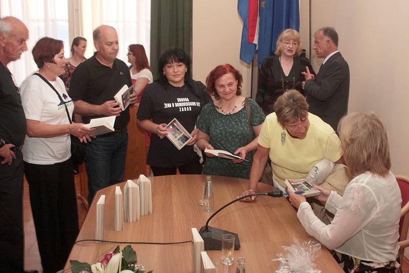 Predstavljanje knjige Julienne Eden Bušić: Živa glava