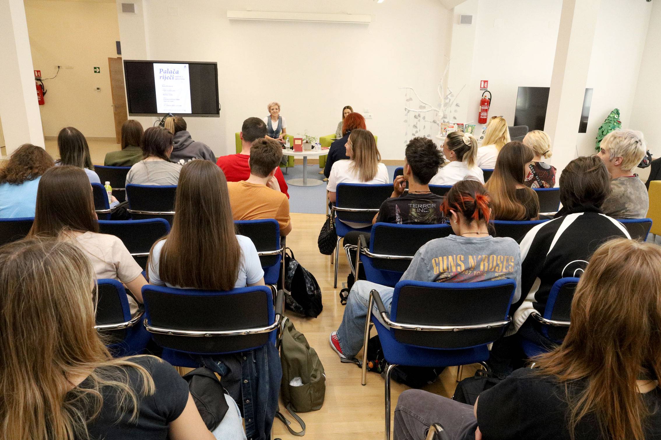 Palača riječi: Nada Mihaljević