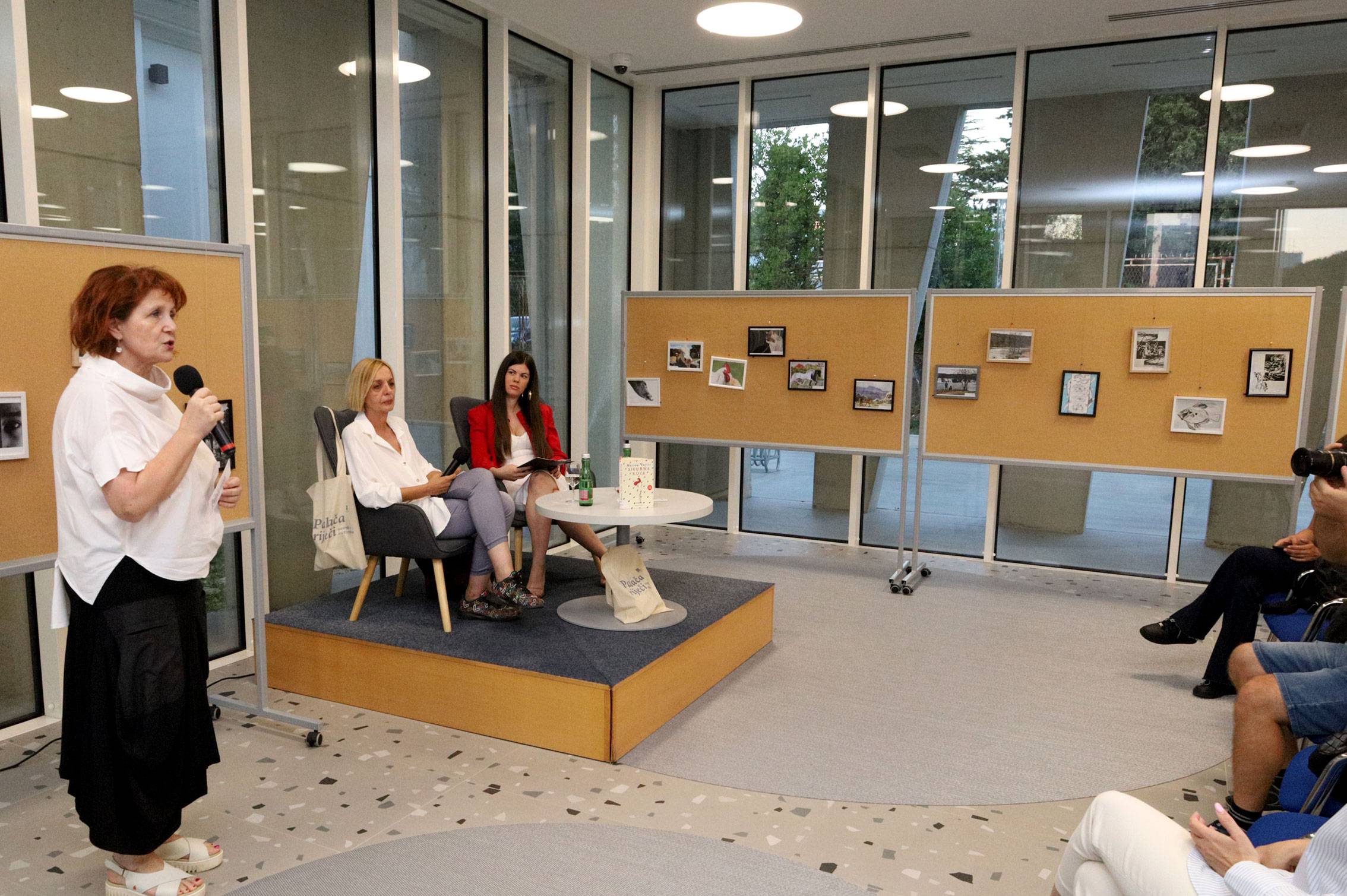 Palača riječi: Marina Vujčić