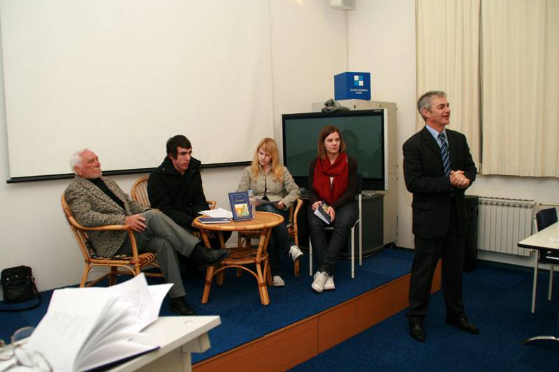 Predstavljanje zbirke pjesama "Suncazapad" autora Roberta Špralje