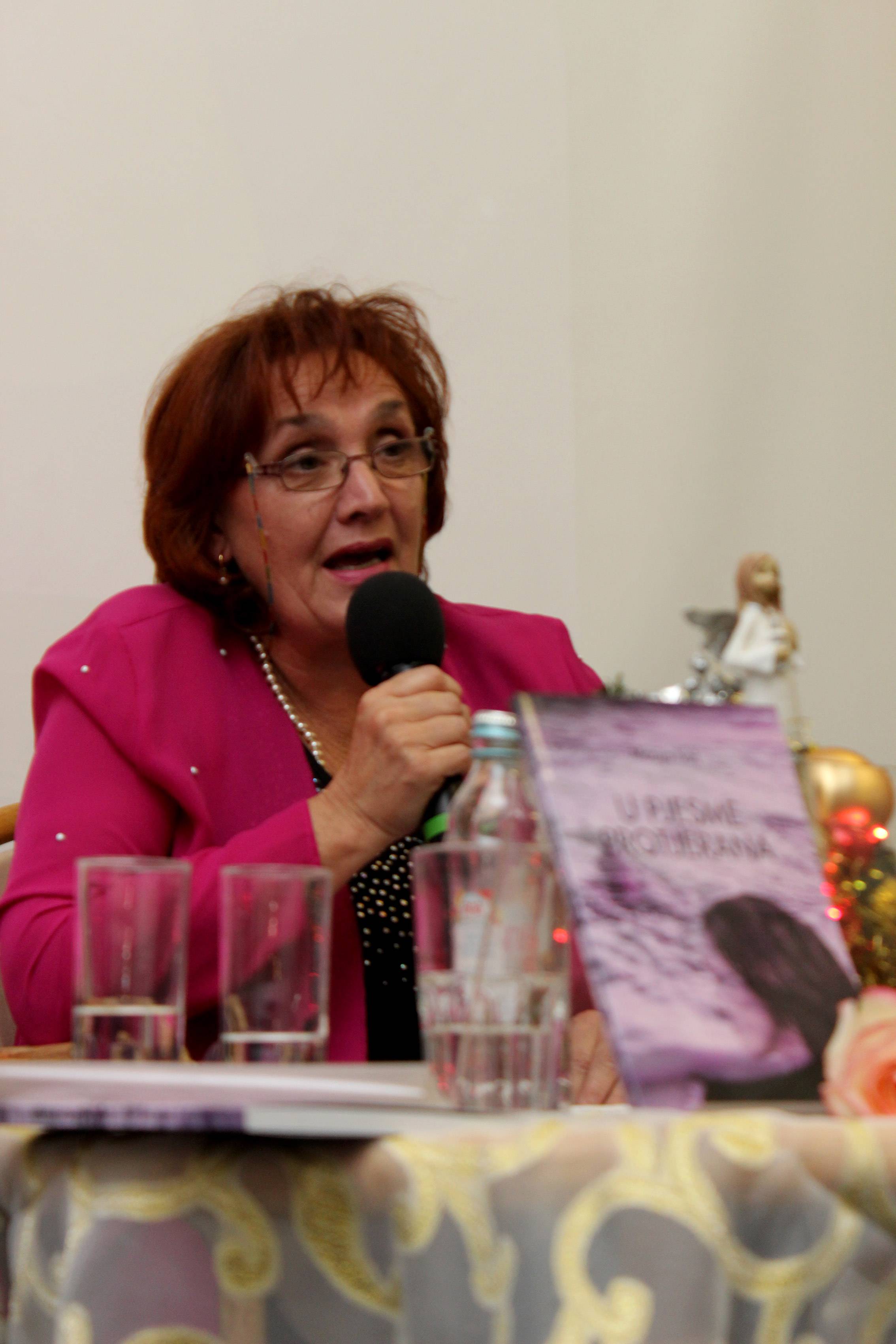 Marija Ivoš: U pjesme protjerana