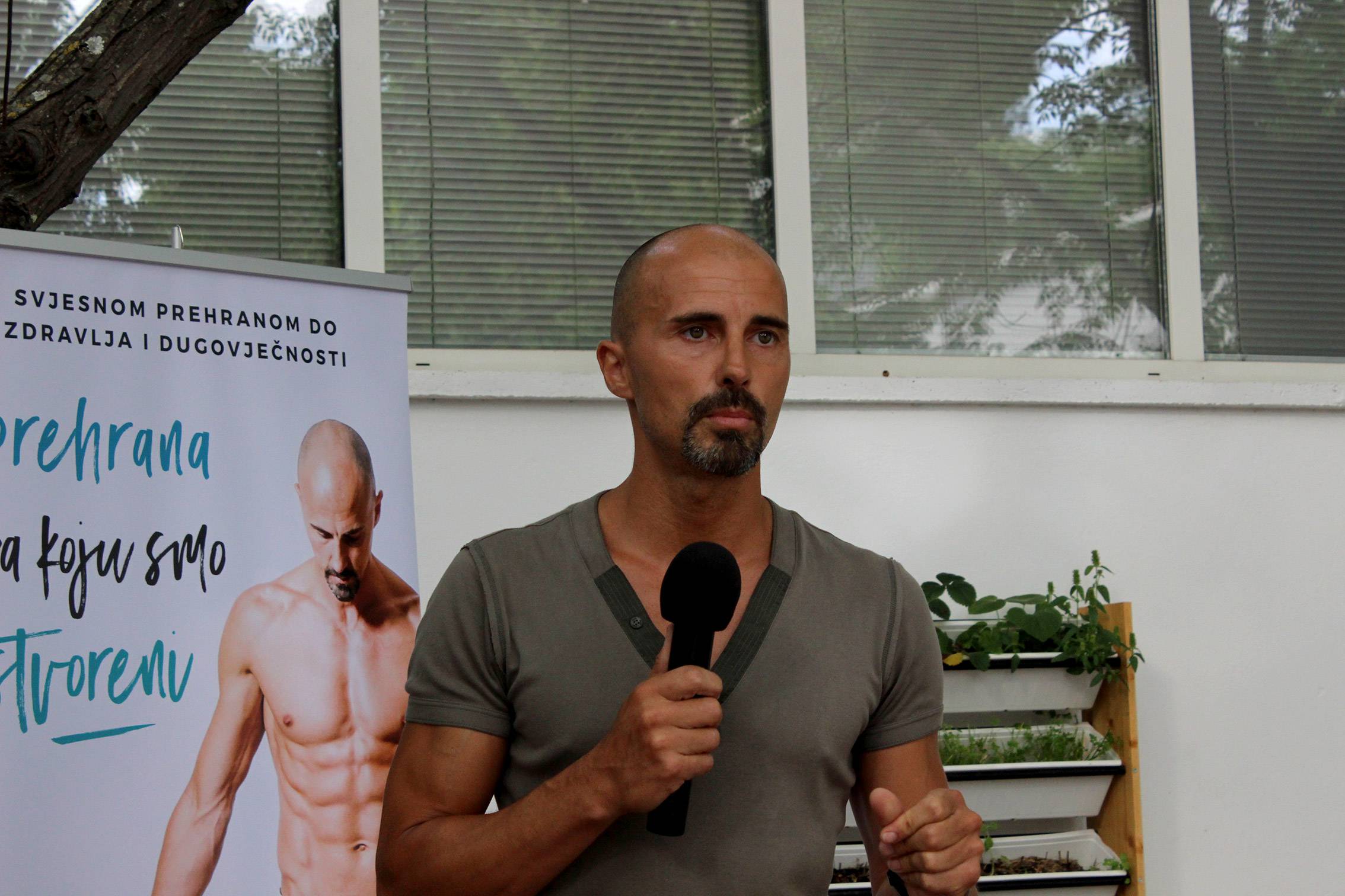 Dalibor Petrinić: Prehrana za koju smo stvoreni i Ingrid Divković: Živi mi se Dalibor Petrinić: Prehrana za koju smo stvoreni i Ingrid Divković: Živi mi se