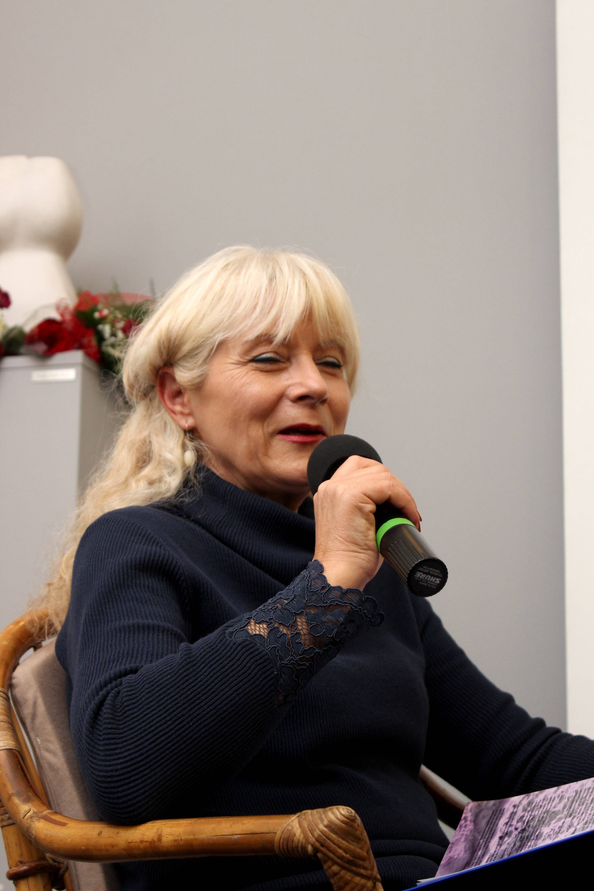 Marija Ivoš: U pjesme protjerana