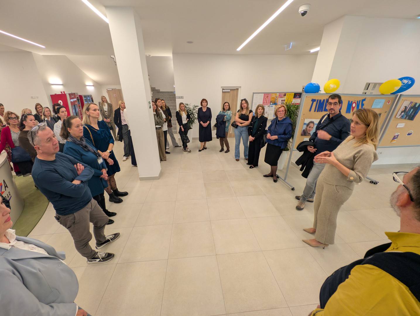 Okrugli stol - Utjecaj suvremenih knjižničnih prostora na poticanje čitanja Okrugli stol - Utjecaj suvremenih knjižničnih prostora na poticanje čitanja