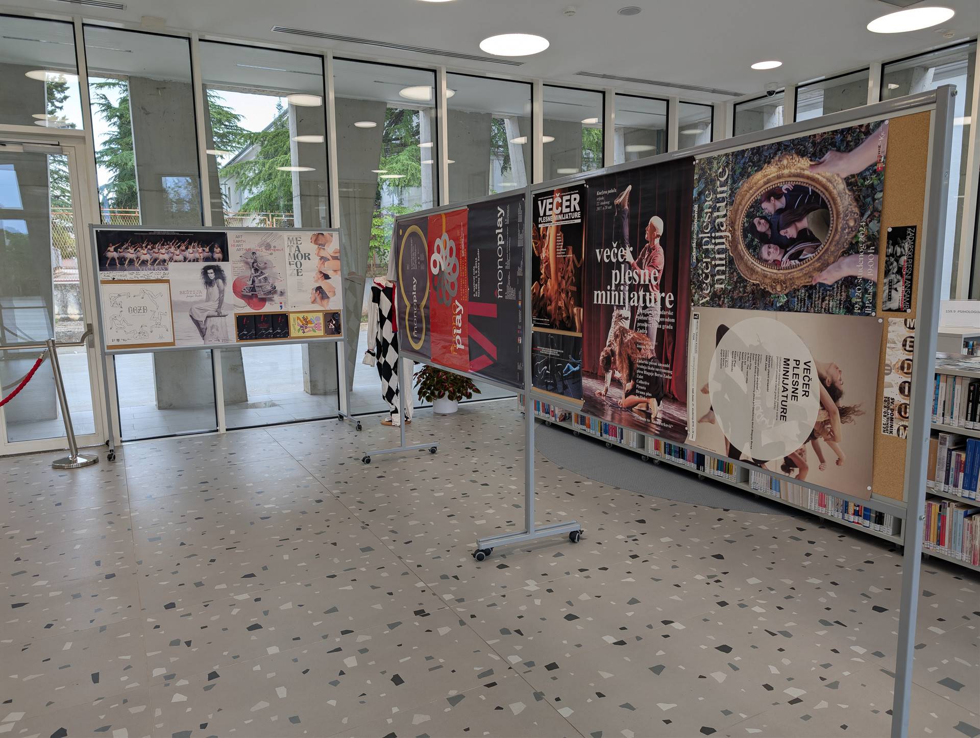 Bez kazalista se ne moze, a plesati se mora