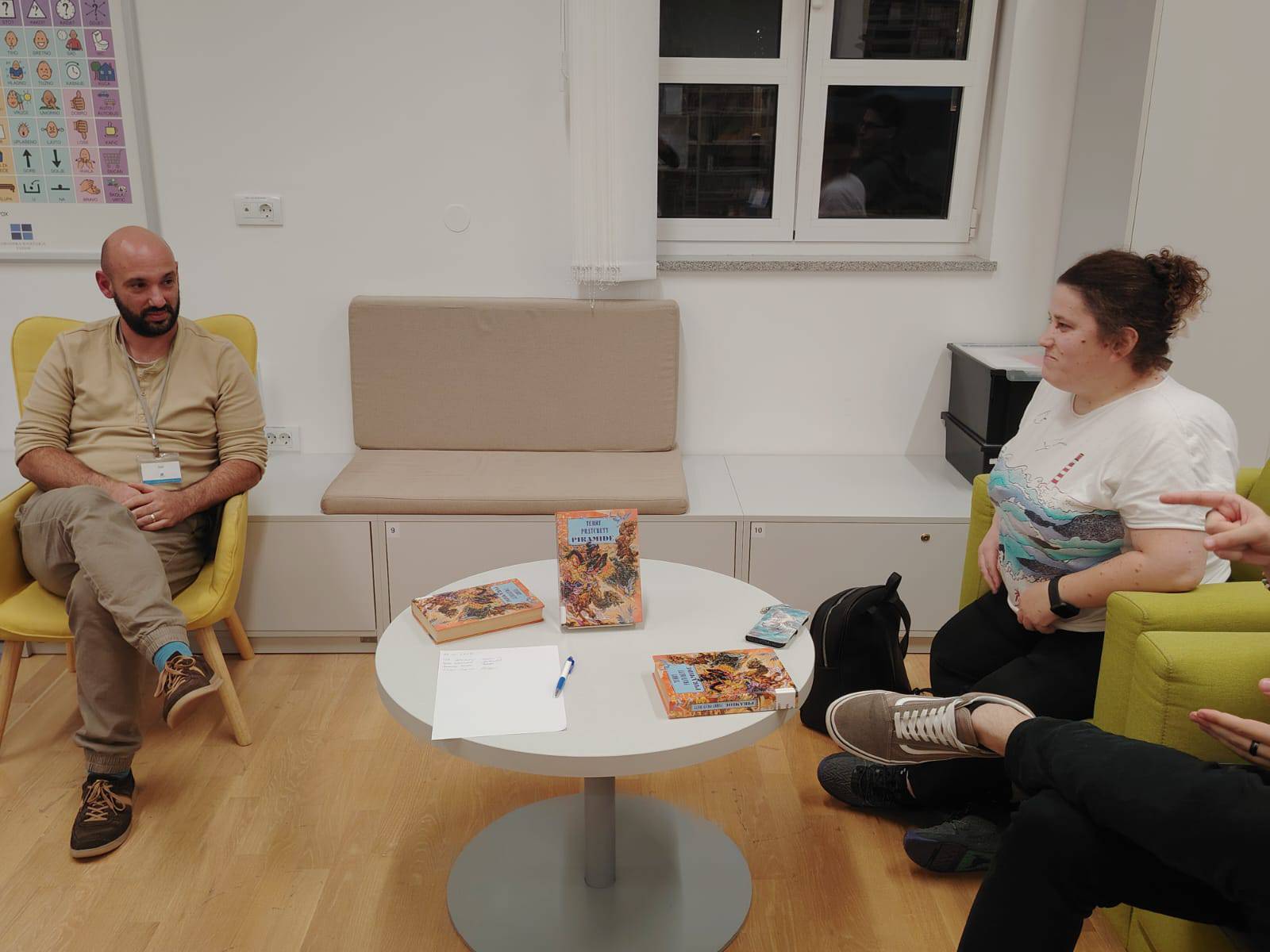 S one strane ogledala