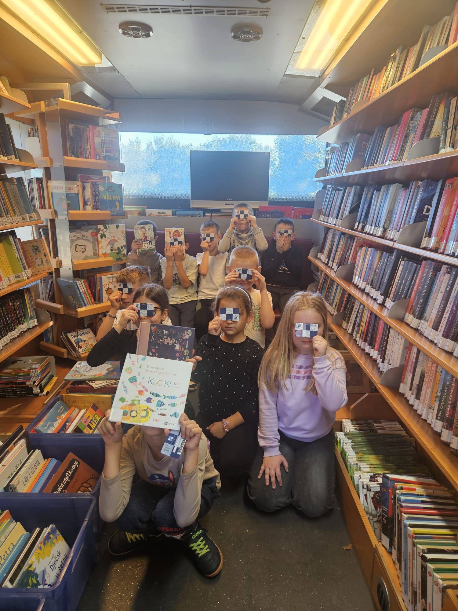 Bibliobus u Polači – dan pun veselja