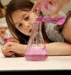 Mali kemičari: Proljetna svibanjska kemija
